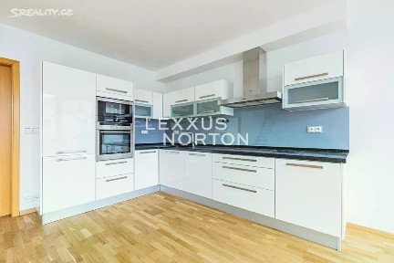 Pronájem bytu 4+kk 115 m² Italská, Praha - Vinohrady