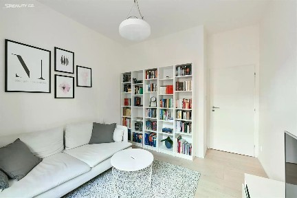 Pronájem bytu 2+kk 50 m² Lucemburská, Praha - Vinohrady