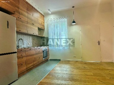 Pronájem bytu 1+1 40 m² Vlkova, Praha - Žižkov