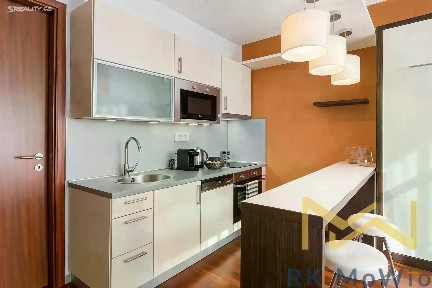 Pronájem bytu 1+kk 30 m² Horská, Praha - Nové Město