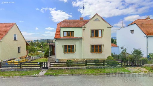 Prodej rodinného domu 267 m², pozemek 990 m² Budovatelská, Černá Hora
