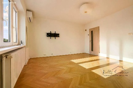 Prodej bytu 3+1 63 m² Pod Vinohrady, Horní Moštěnice