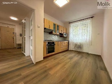 Pronájem bytu 2+1 57 m² Májová, Meziboří