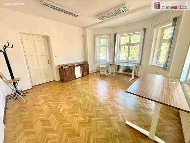 Veltrusy, Mělník, nám. A. Dvořáka