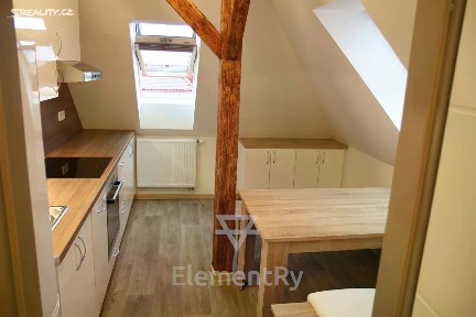 Pronájem bytu 1+1 41 m² V Lipkách, Hradec Králové