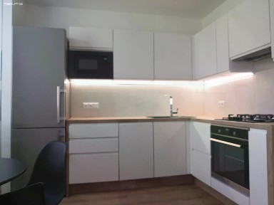 Pronájem bytu 3+1 64 m² Rudy Kubíčka, Uherské Hradiště - Mařatice