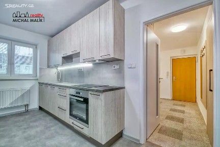 Pronájem bytu 2+1 56 m² Cementářské sídliště, Hranice - Hranice I-Město