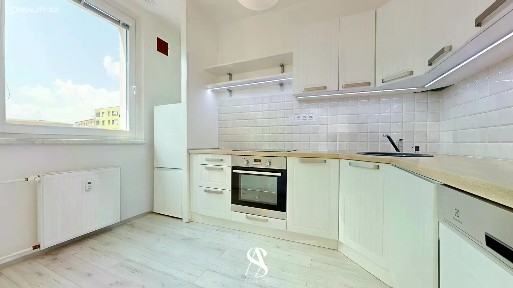 Pronájem bytu 2+1 43 m² Trnkova, Olomouc - Nové Sady