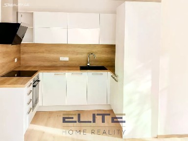 Pronájem bytu 2+kk 77 m² Vítězná, Liberec - Liberec I-Staré Město