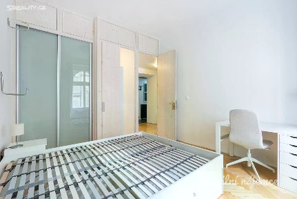 Pronájem bytu 2+1 56 m² Krymská, Praha - Vršovice