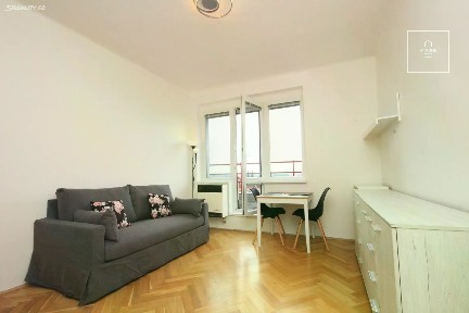 Pronájem bytu 1+kk 22 m² Chopinova, Praha - Vinohrady