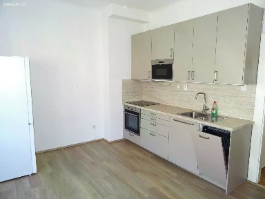 Pronájem bytu 1+1 46 m² Kladenská, Praha