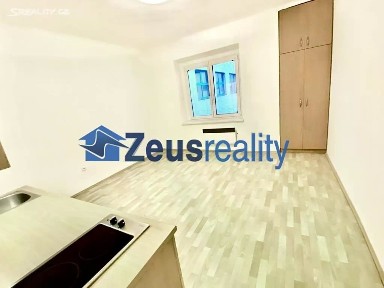 Pronájem bytu 1+kk 25 m² Hvězdova, Praha - Nusle