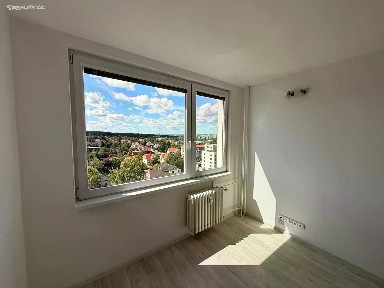 Pronájem bytu 2+kk 43 m² Boloňská, Praha - Horní Měcholupy