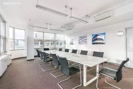 Pronájem kanceláře 120 m² Jankovcova, Praha - Holešovice