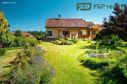 Prodej rodinného domu 320 m², pozemek 1691 m² Jindřichův Hradec