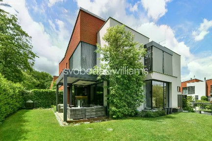Prodej rodinného domu 284 m², pozemek 423 m² V Šáreckém údolí, Praha - Dejvice
