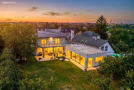 Prodej rodinného domu 328 m², pozemek 1107 m² Václava Kovaříka, Praha - Běchovice