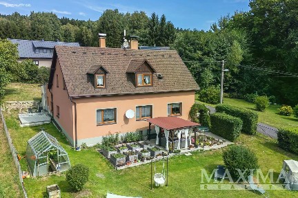 Prodej rodinného domu 320 m², pozemek 1557 m² Nová Ves