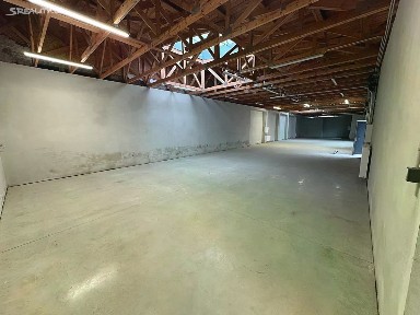 Prodej výrobní haly, prostoru 2373 m²