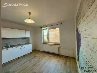Pronájem bytu 1+1 35 m² Jarošova, Hodonín