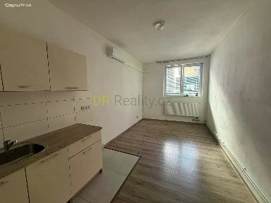 Pronájem bytu 1+kk 26 m² Slíny, Brno - Líšeň