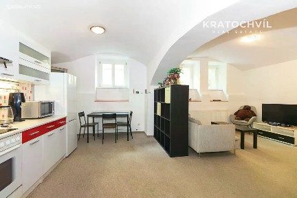 Prodej bytu 1+kk 50 m² Březinova, Praha - Karlín