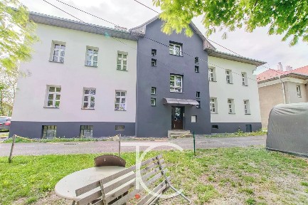 Oderská, Hladké Životice