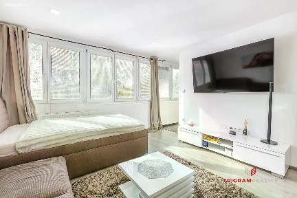 Prodej bytu 1+kk 28 m² Severní, Hradec Králové - Slezské Předměstí