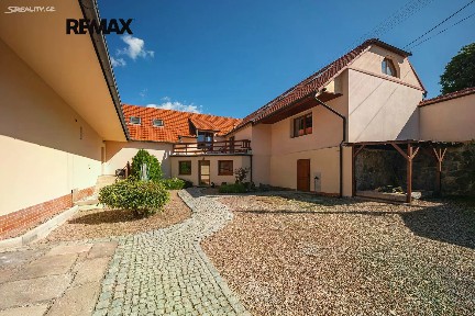 Prodej vícegeneračního domu 550 m², pozemek 1967 m² Lažany
