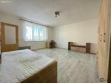 Pronájem bytu 1+kk 32 m² Přeloučská, Pardubice - Staré Čívice