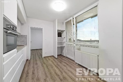 Pronájem bytu 3+1 79 m² Jana Zajíce, Pardubice - Studánka