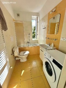 Pronájem bytu 1+kk 30 m² Nerudova, Hradec Králové