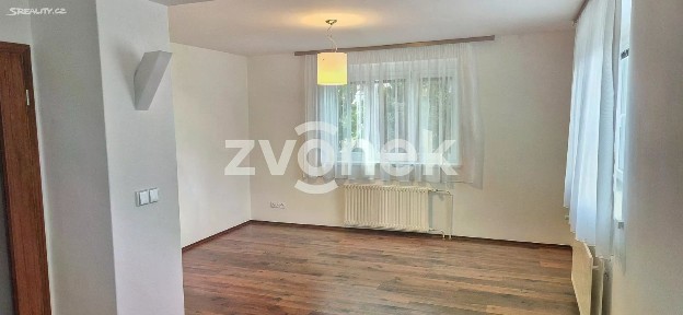 Pronájem bytu 2+1 78 m² Lešenská, Zlín - Kostelec