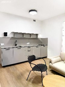 Pronájem bytu 1+kk 43 m² Praha - Strašnice