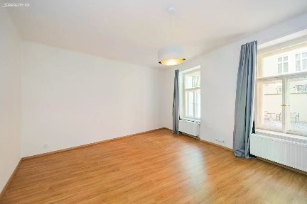 Pronájem bytu 1+kk 35 m² Lípová, Praha - Nové Město