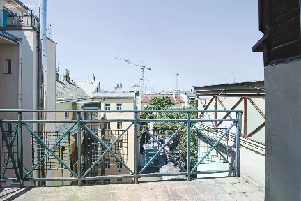 Pronájem bytu 4+1 205 m² Italská, Praha - Vinohrady
