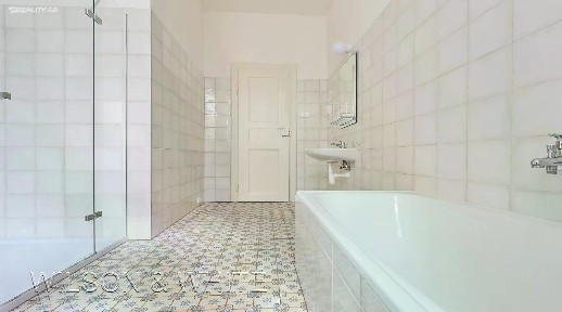 Pronájem bytu 3+1 100 m² Podskalská, Praha - Nové Město