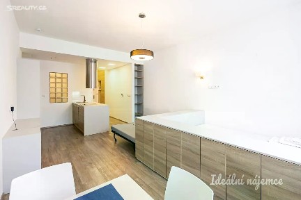 Pronájem bytu 1+kk 38 m² U Půjčovny, Praha - Nové Město