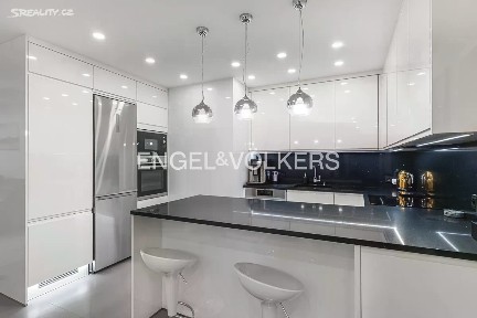 Pronájem bytu 3+kk 84 m² Jeseniova, Praha - Žižkov