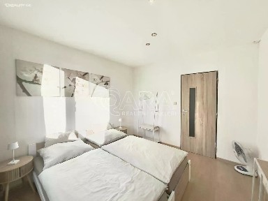 Pronájem bytu 3+kk 68 m² Přímětická, Praha - Michle