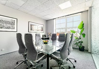 Pronájem kanceláře 305 m² U Uranie, Praha - Holešovice