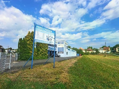 Pronájem obchodního prostoru 706 m²
