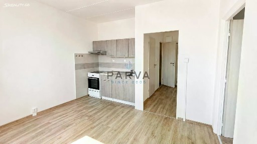 Pronájem bytu 1+1 40 m² Strážnická, Plzeň - Severní Předměstí