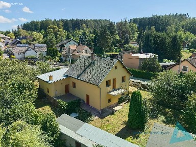 Prodej rodinného domu 250 m², pozemek 847 m² Pecka - Bělá u Pecky