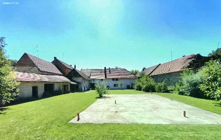 Prodej rodinného domu 400 m², pozemek 2297 m² Kroučová