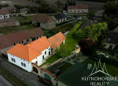 Prodej zemědělské usedlosti 414 m², pozemek 1000 m² Velenka