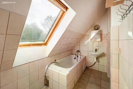 Pronájem bytu 2+1 60 m² Valdštejnova, Cheb