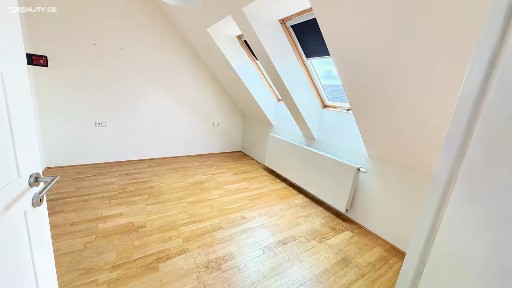 Pronájem bytu 3+kk 83 m² Bořivojova, Praha - Žižkov