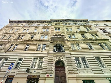 Pronájem bytu 2+1 74 m² Trojanova, Praha - Nové Město
